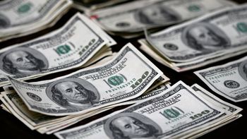 el dolar blue retrocedio 6,4% y el merval gano 4,1% en noviembre el dolar blue retrocedio 6,4% y el merval gano 4,1% en noviembre