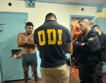 Un preso condenado por matar a un bebé armó una banda de sextorsión en la cárcel