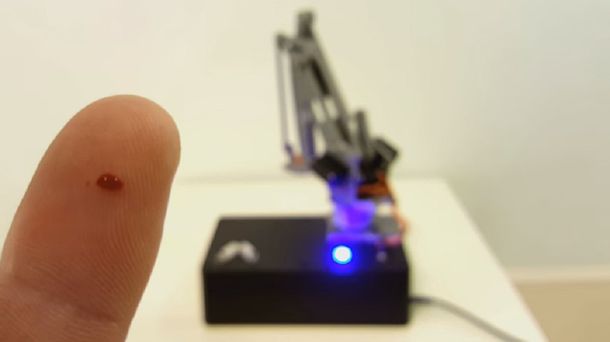 Desarrollan un robot que es capaz de decidir cuándo lastimar a un humano