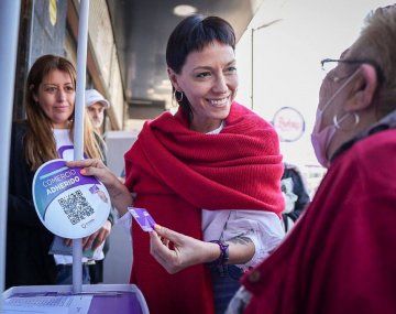 Mayra Mendoza presentó la tarjeta de beneficios Somos Quilmes