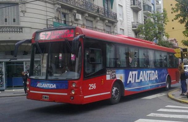Policías y comerciantes hacen coleta para pagar fianza de un policía preso