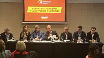 El precandidato presidencial, Gabriel Gurméndez, propuso 5 proyectos para combatir la inseguridad en Uruguay. El precandidato presidencial, Gabriel Gurméndez, propuso 5 proyectos para combatir la inseguridad en Uruguay.