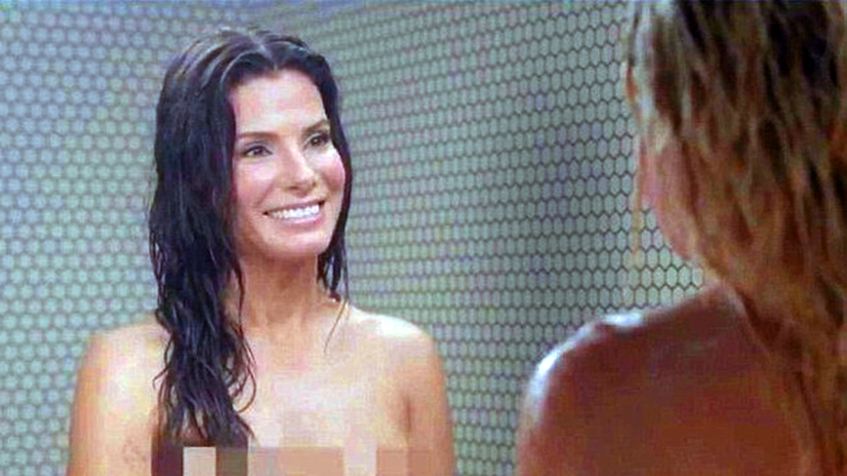 Sandra Bullock se desnuda para un cómico sketch en TV