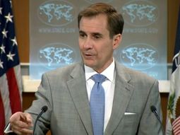 Periodista juega el Pokémon Go en una conferencia