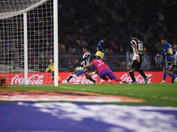 El mal cálculo de Chiquito Romero en el gol de Central Córdoba