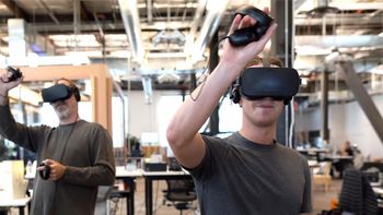 Mark Zuckerberg mostró una prueba de cómo podría utilizar Facebook la realidad virtual Mark Zuckerberg mostró una prueba de cómo podría utilizar Facebook la realidad virtual