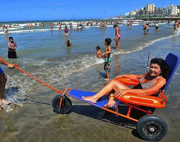 Sillas anfibias para las playas en la Costa