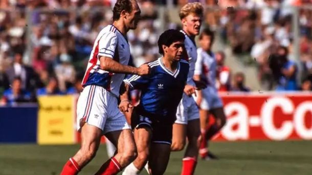 Spasic fue uno de los mejores defensores en el Mundial de Italia 1990. Spasic fue uno de los mejores defensores en el Mundial de Italia 1990.
