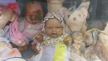 temor en la rioja: un muneco bebe llora en una tumba temor en la rioja: un muneco bebe llora en una tumba