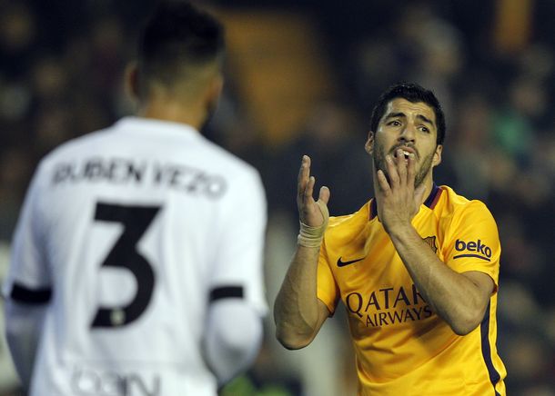 Barcelona no lo pudo cerrar y el Valencia le empató sobre el final en Mestalla