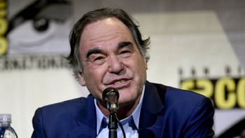 oliver stone arremete contra el pokemon go y lo acusa de totalitarismo oliver stone arremete contra el pokemon go y lo acusa de totalitarismo