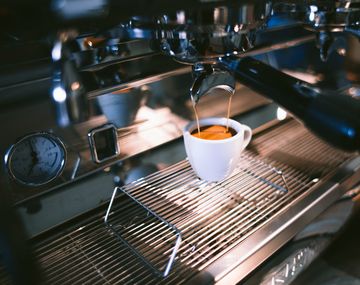 Otro palo: la BBC se pregunta ¿por qué el café es tan malo en Buenos Aires?