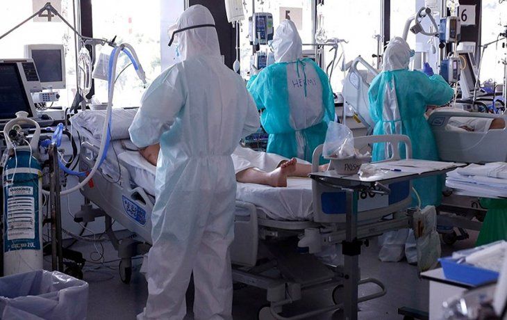 La Provincia reprograma operaciones para liberar camas