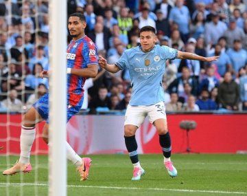 Así fue el debut del Diablito Echeverri en el Manchester City