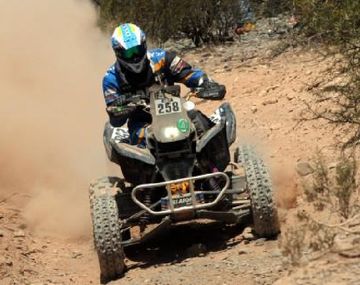 Los argentinos comienzan a dejar el Dakar 2015