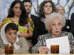 Carlotto en la conferencia de Abuelas por el fallo del 2x1 del Corte Carlotto en la conferencia de Abuelas por el fallo del 2x1 del Corte