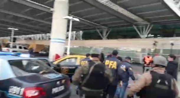 Expulsion de John Paul Revilla Estrada en Ezeiza