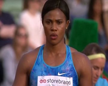 Perdió la peluca en un salto en largo y se volvió viral