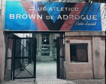 Escándalo en Brown de Adrogué: separaron a un DT por enviar mensajes inapropiados a un menor