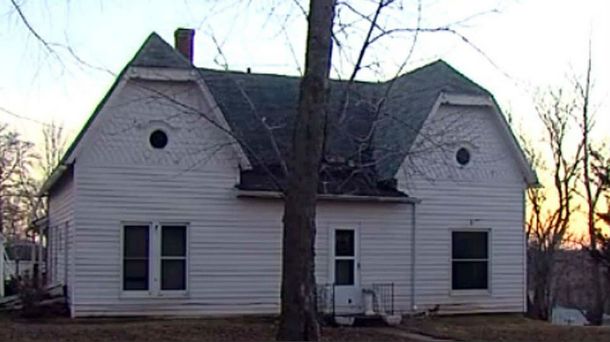 Un nene de cinco años jugaba con un arma y mató a su hermano de 9 meses