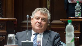 El canciller Omar Paganini llamó a consultas al embajador Eber da Rosa. El canciller Omar Paganini llamó a consultas al embajador Eber da Rosa.