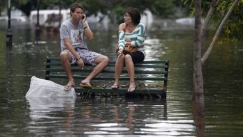 la plata: ascienden a 60 los muertos por el temporal la plata: ascienden a 60 los muertos por el temporal