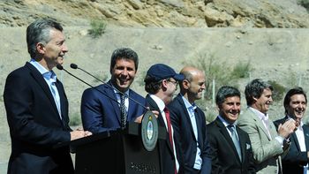 A pesar del ajuste dispuesto para la cartera de Ciencia, Macri aseguró que ese sector es fundamental para el futuro del país A pesar del ajuste dispuesto para la cartera de Ciencia, Macri aseguró que ese sector es fundamental para el futuro del país
