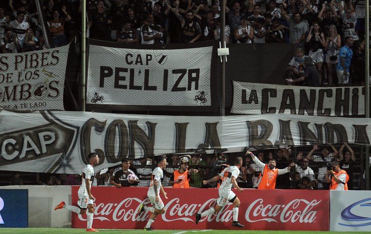 Platense ganó, salió del descenso y le privó la punta a Defensa y Justicia