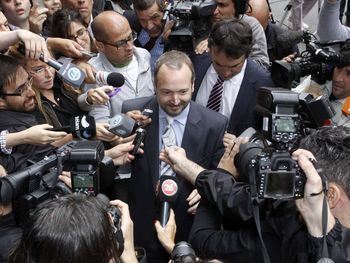 Sabbatella rechazó la supuesta donación interna de los medios del Grupo Clarín