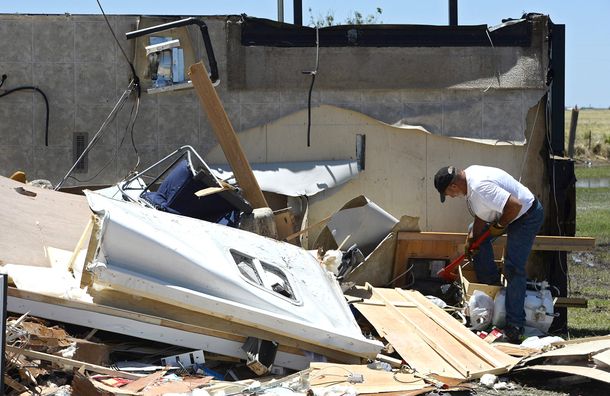 Ascienden a nueve los muertos por los tornados en Oklahoma