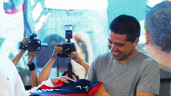 la llegada de riquelme a tigre es toda una especulacion la llegada de riquelme a tigre es toda una especulacion