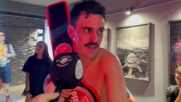 Picante festejo de Manu Jove tras noquear a Mariano Pérez en Párense de Manos: Para Carajo con el cu...