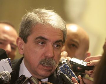 Aníbal Fernández desmiente contrataciones de Industria con Hotesur