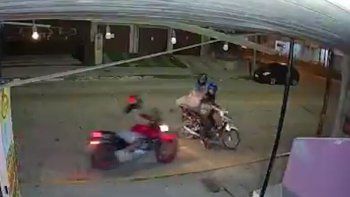 video: se salvaron de un robo en mar del plata gracias a una maniobra desesperada video: se salvaron de un robo en mar del plata gracias a una maniobra desesperada