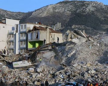 Nuevo terremoto sacude a Turquía: hay alarma por eventual tsunami