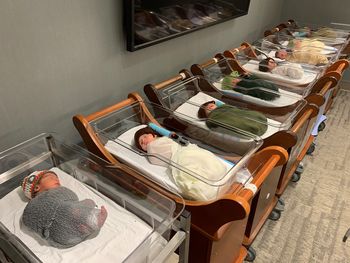 La fuerza los acompaña desde bebés: vistieron de Star Wars a recién nacidos