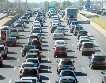 Más de 2.500 autos circulaban por la Autovía 2 hacia la Costa