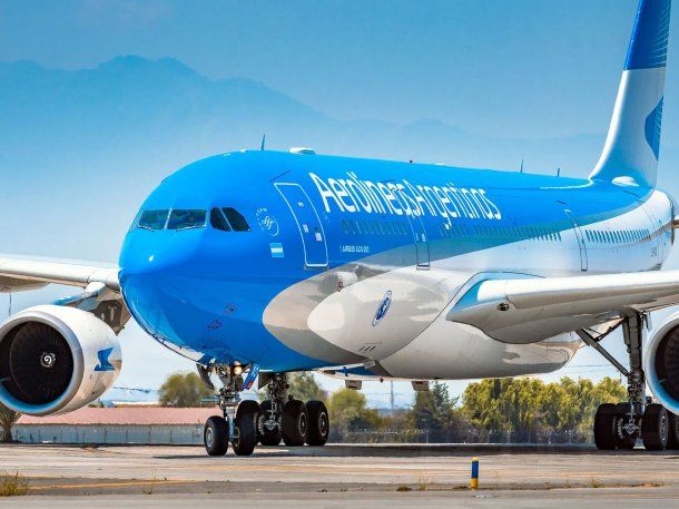 Gremios amenazan con más medidas de fuerza en Aerolíneas Argentinas