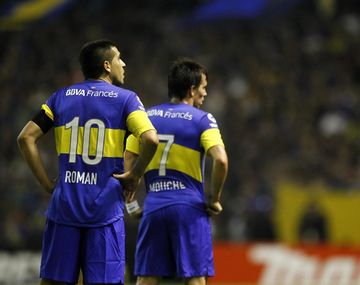 Un ex compañero de Riquelme lo destrozó en Twitter