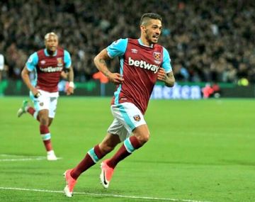 Con gol del ex River, West Ham venció al Tottenham como local