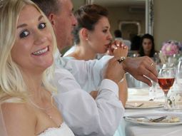 su esposo la engano y ella decidio vender su vestido de novia para pagar el divorcio su esposo la engano y ella decidio vender su vestido de novia para pagar el divorcio