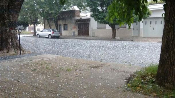 Se registró caída de granizo en La Plata