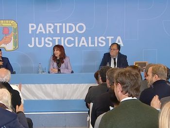 Cristina Kirchner convocó a senadores a la sede el PJ ante un posible fallo de la Corte Suprema en su contra
