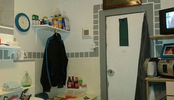 Mirá cómo viven los presos VIP ingleses: Play Station, TV, equipos de audio y celulares