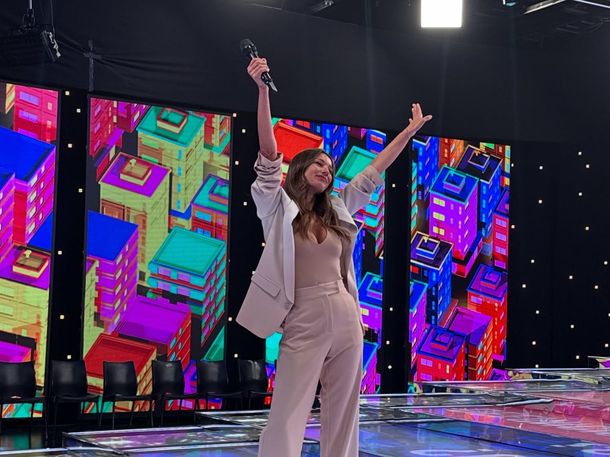 Pampita debutó como conductora en Los 8 Escalones y elevó el rating del ciclo de El Trece