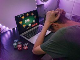 Preocupante: cada vez más jóvenes se vuelven ludópatas gracias a internet