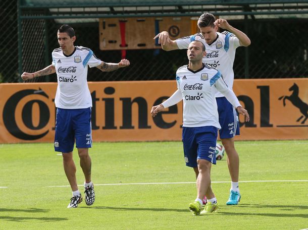 Respira Sabella: Di María entrenó con normalidad y será titular ante Irán