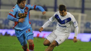 arsenal y velez buscan su primer tirunfo en el certamen arsenal y velez buscan su primer tirunfo en el certamen