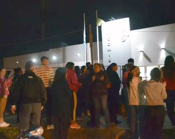 Protestas en la comisaría a la que fue trasladado César Sena