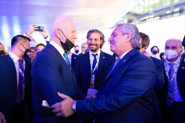 Cumbre del G20: el amable encuentro entre Alberto Fernández y Joe Biden